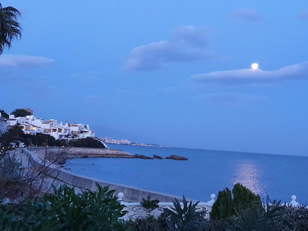 Beach-Front Bahia Dorada Естепона Екстериор снимка