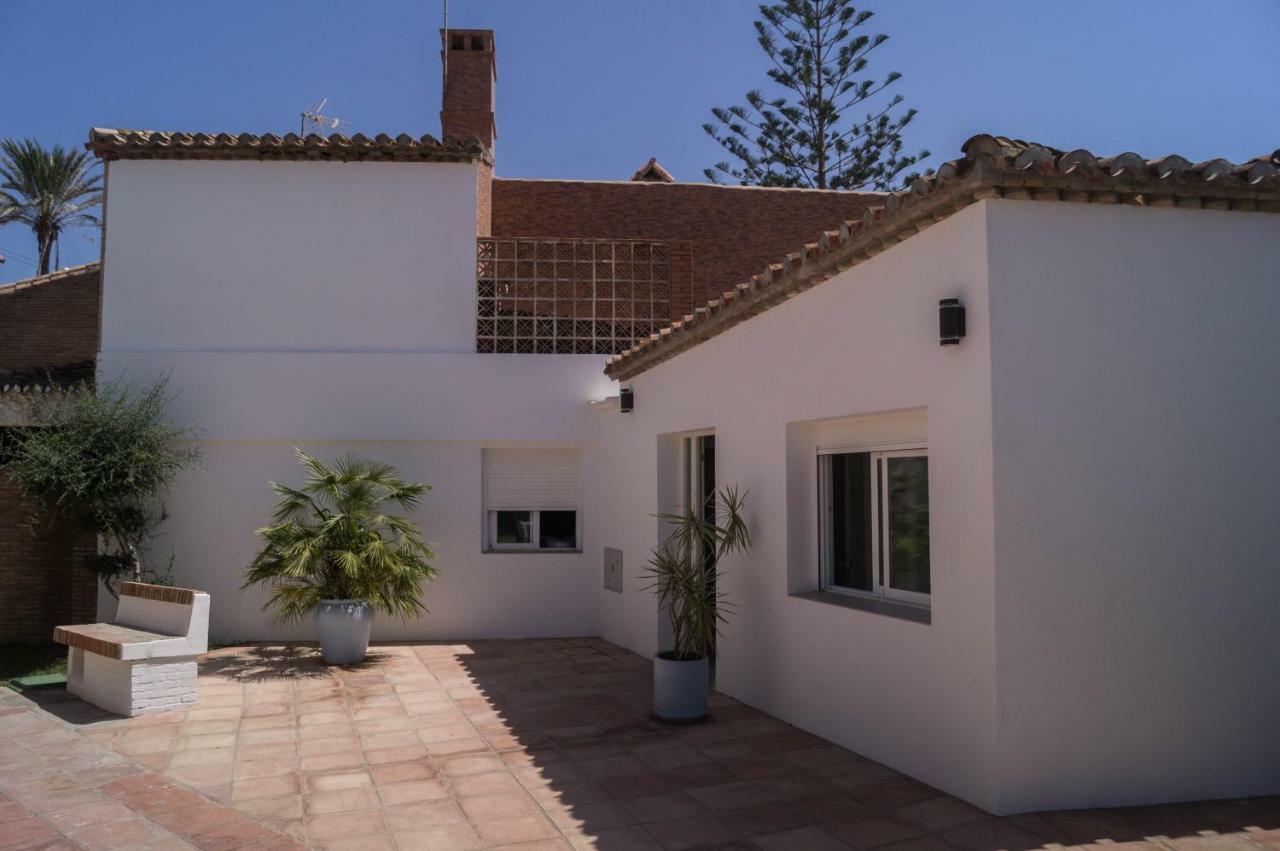 Beach-Front Bahia Dorada Естепона Екстериор снимка