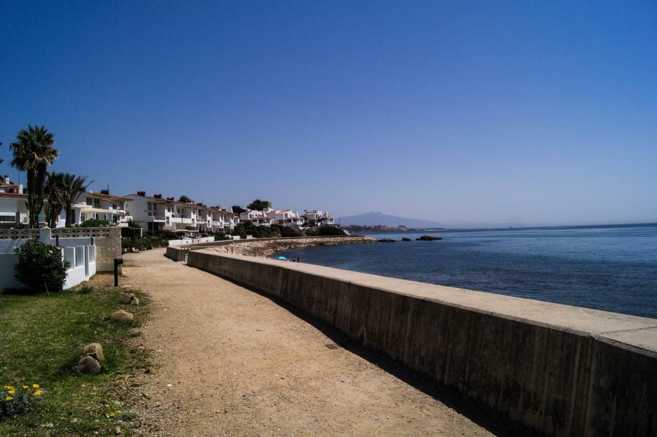 Beach-Front Bahia Dorada Естепона Екстериор снимка
