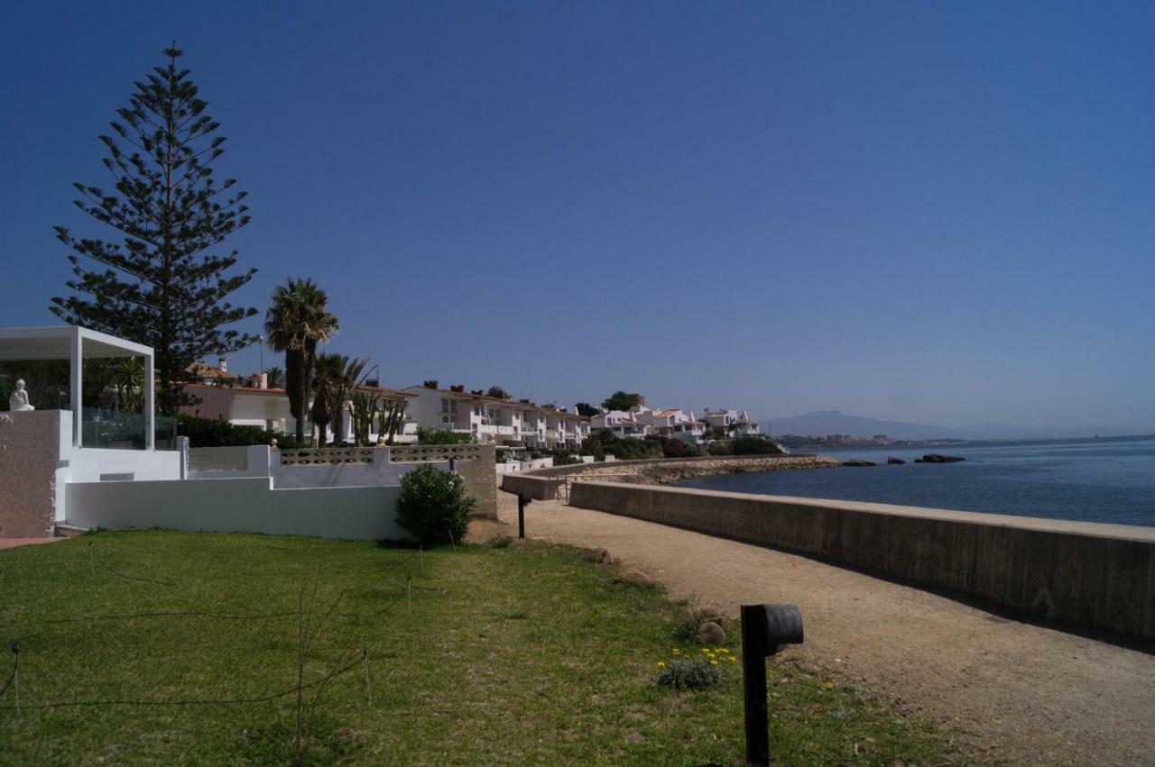 Beach-Front Bahia Dorada Естепона Екстериор снимка