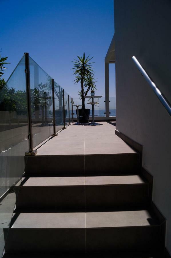 Beach-Front Bahia Dorada Естепона Екстериор снимка
